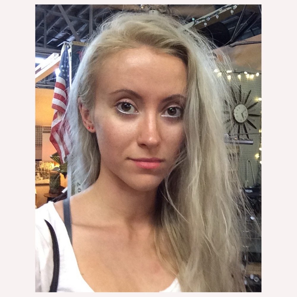 Meet your Posher, Victoria.